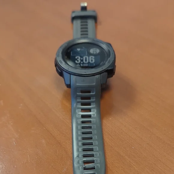 ⌚Garmin MIL-STD-810G Black and Gray Smartwatch - Picture 2 of 6